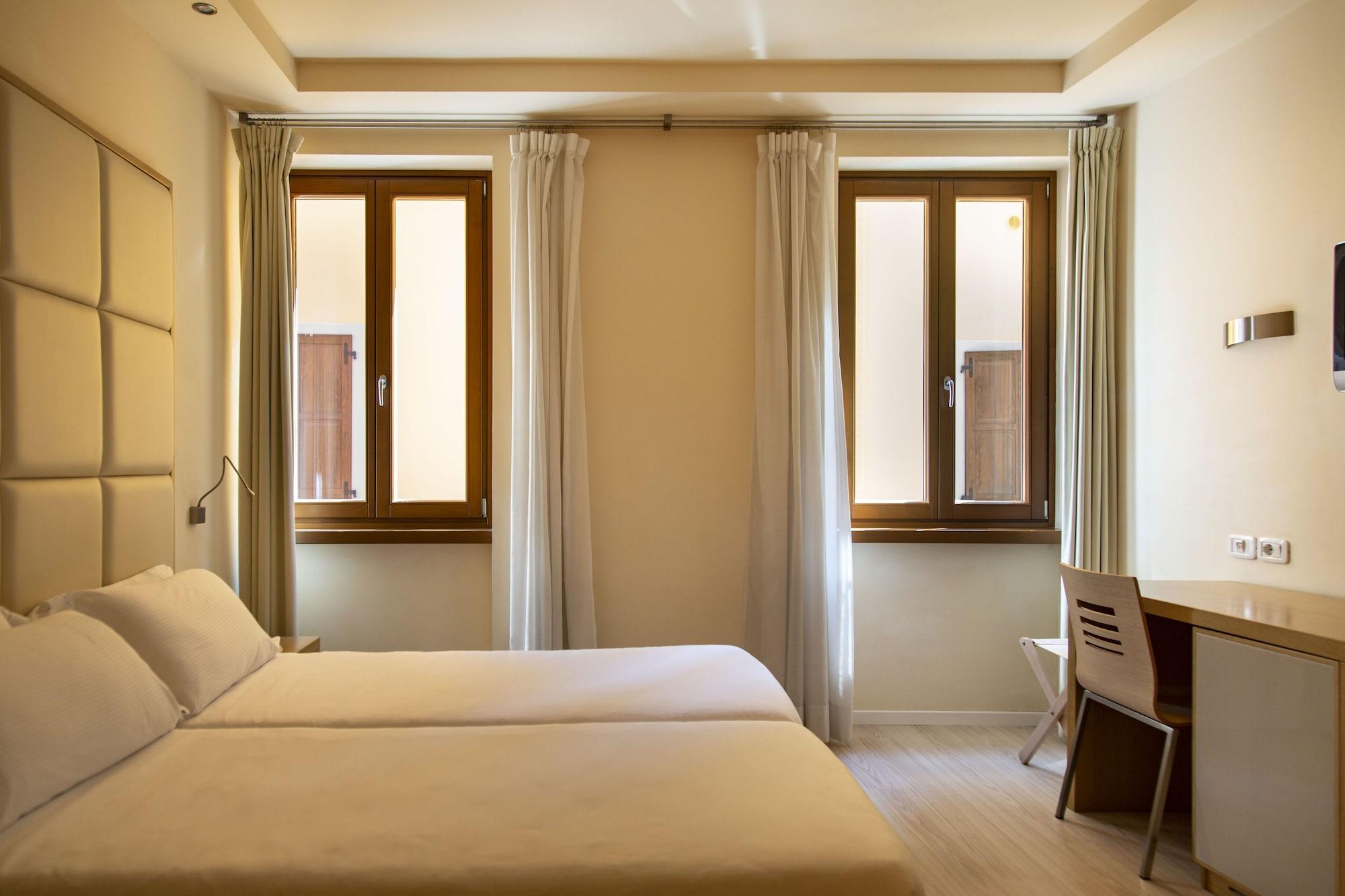 Hotel Antico Borgo Riva del Garda Extérieur photo