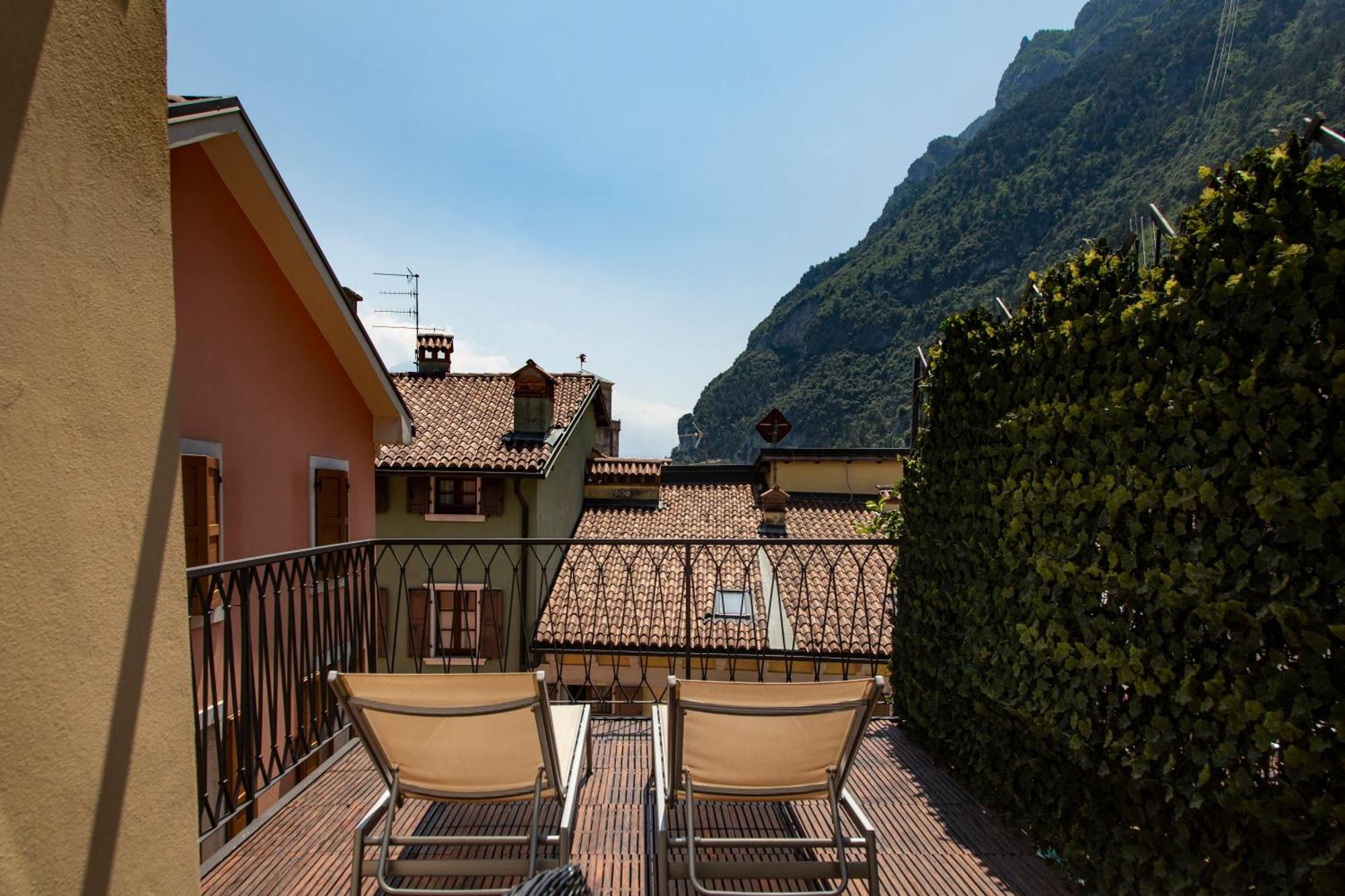 Hotel Antico Borgo Riva del Garda Chambre photo
