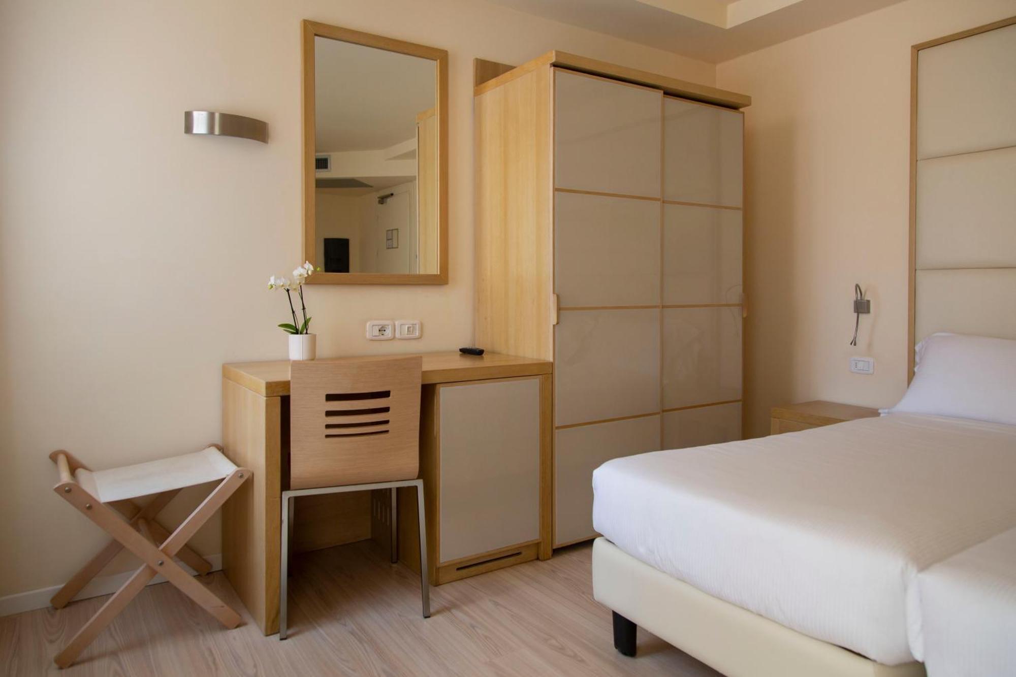 Hotel Antico Borgo Riva del Garda Chambre photo