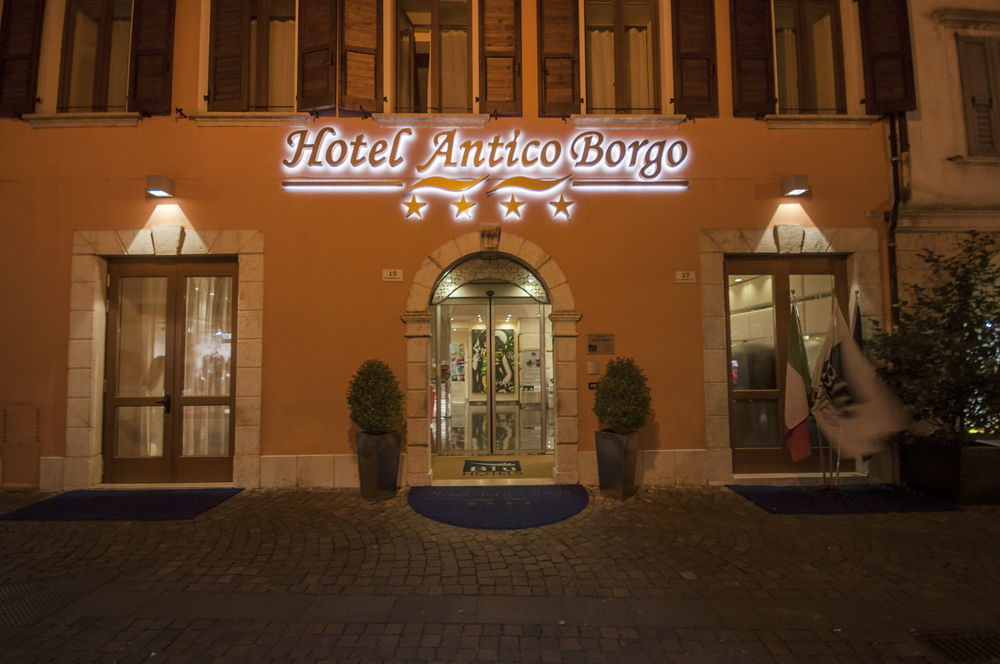 Hotel Antico Borgo Riva del Garda Extérieur photo