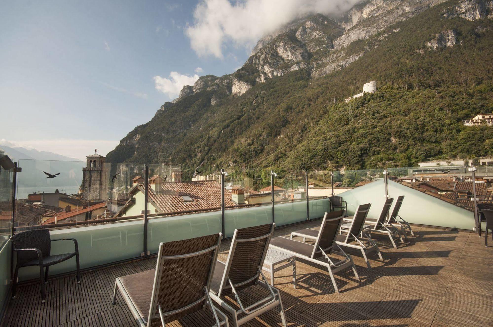 Hotel Antico Borgo Riva del Garda Extérieur photo