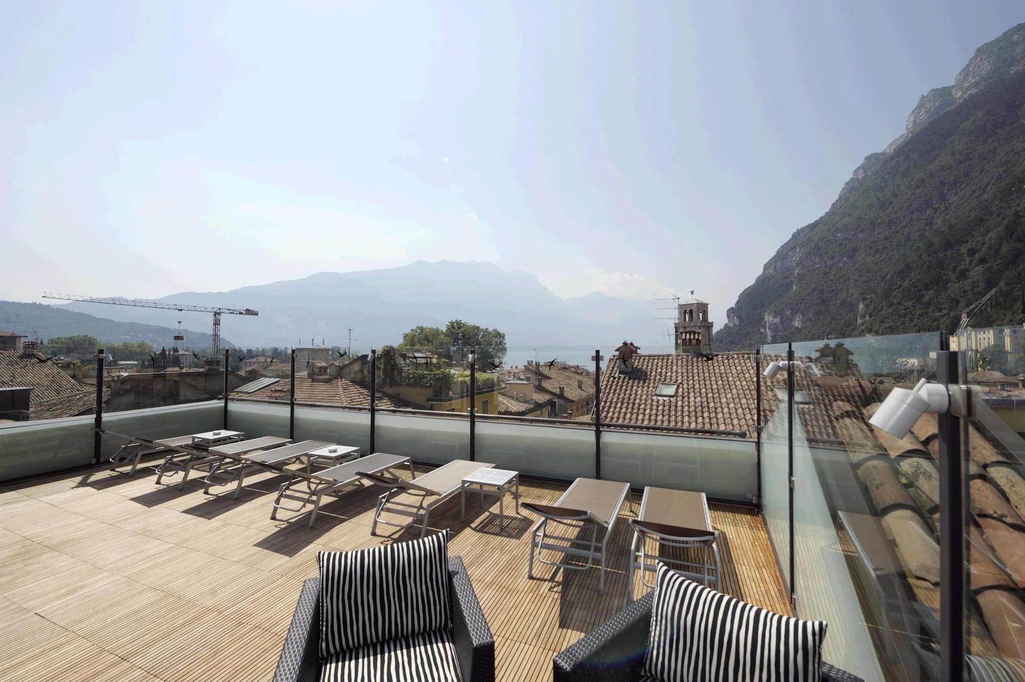Hotel Antico Borgo Riva del Garda Extérieur photo