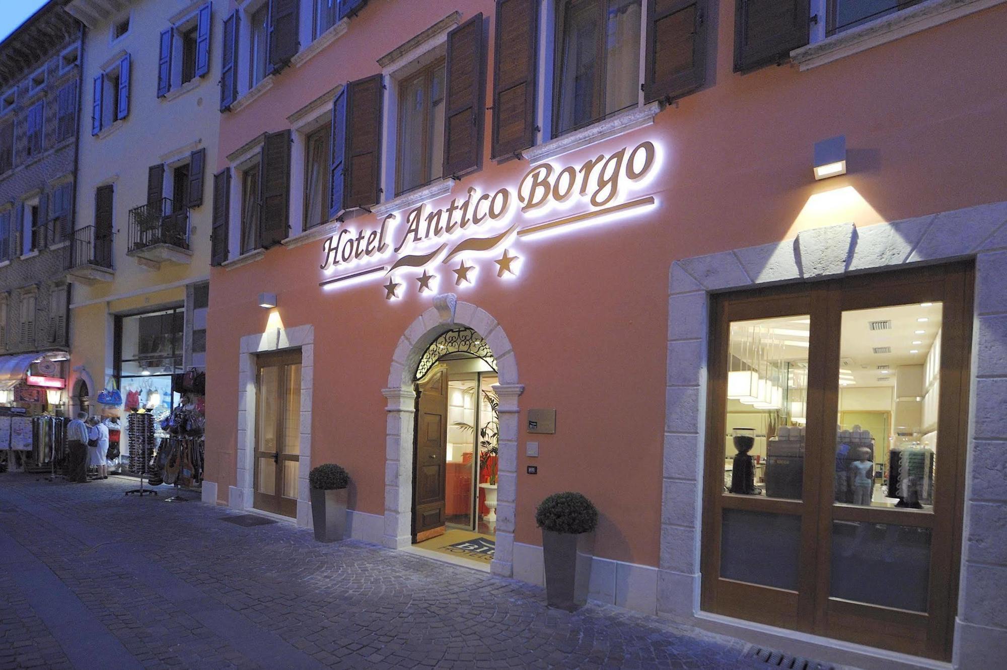 Hotel Antico Borgo Riva del Garda Extérieur photo